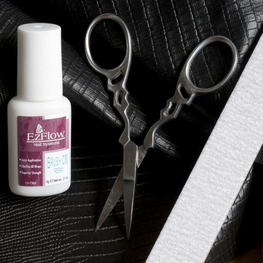 http://www.tlife.gr/files/Image/BEAUTY/2011/HOW%20TO%20BODY/DERMATINA_NYXIA/resized/1_530_530.jpg
