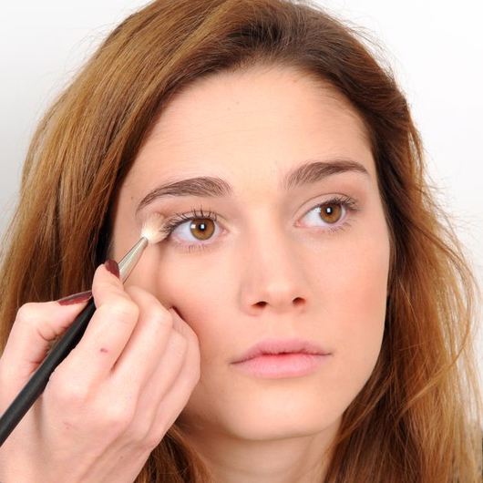 http://www.tlife.gr/files/Image/BEAUTY/2011/HOWTOPROSOPO/CATTY_EYES/resized/1_530_530.jpg