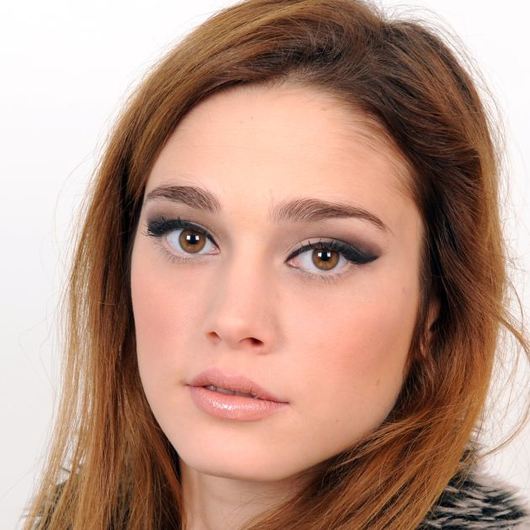 http://www.tlife.gr/files/Image/BEAUTY/2011/HOWTOPROSOPO/CATTY_EYES/resized/telikh_open_530_530.jpg