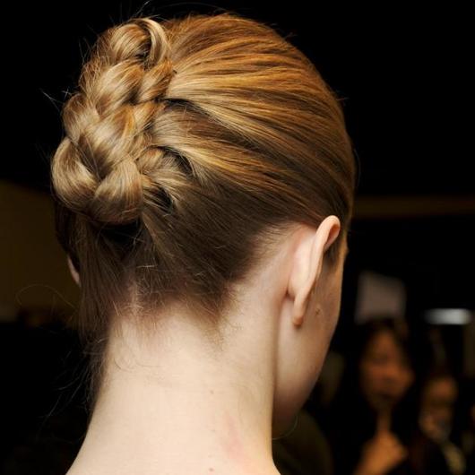 http://www.tlife.gr/files/Image/BEAUTY/2011/TRENDS/HAIR2012/resized/chen_baw1112_002_s_530_530.jpg