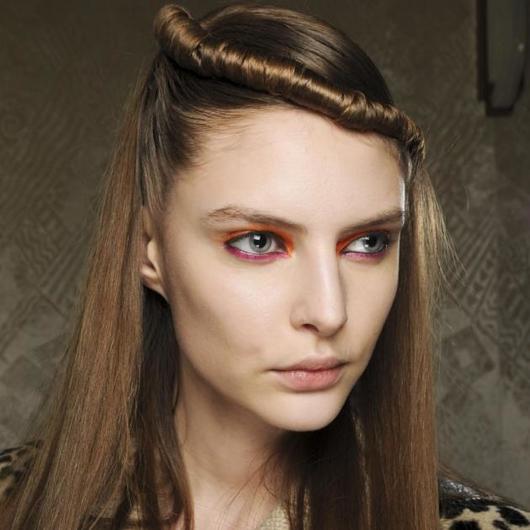 http://www.tlife.gr/files/Image/BEAUTY/2011/TRENDS/HAIR2012/resized/commuun_baw1112_005_S_530_530.jpg