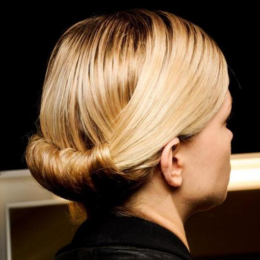 http://www.tlife.gr/files/Image/BEAUTY/2011/TRENDS/HAIR2012/resized/herrera_baw1112_029_s_530_530.jpg