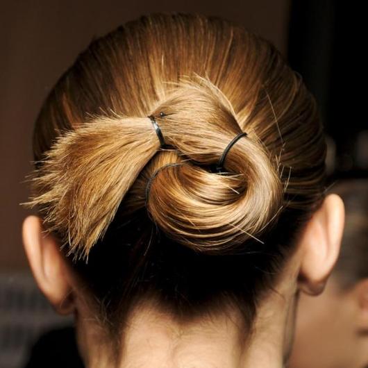 http://www.tlife.gr/files/Image/BEAUTY/2011/TRENDS/HAIR2012/resized/runhof_baw1112_005_s_530_530.jpg