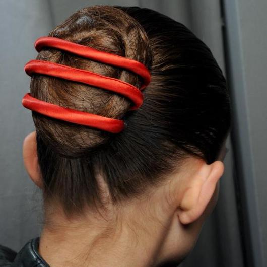 http://www.tlife.gr/files/Image/BEAUTY/2011/TRENDS/HAIR2012/resized/sportmax_bwaw1112_015_s_530_530.jpg