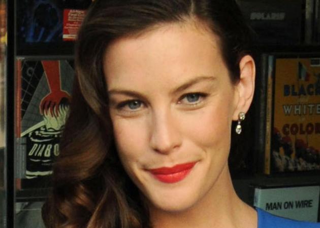 Liv Tyler: Ξοδεύω πολύ χρόνο να περιποιούμαι τον εαυτό μου!