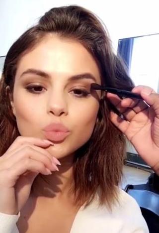 Found! Αυτό είναι το τέλειο nude κραγιόν που φοράει η Selena Gomez!