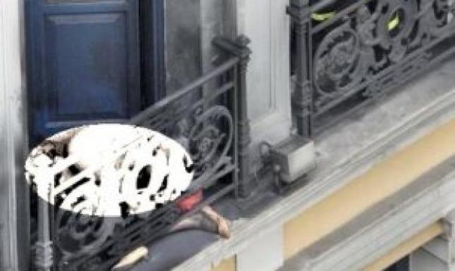 'Εριξαν μολότωφ και συνέχισαν να ραντίζουν με βενζίνη
