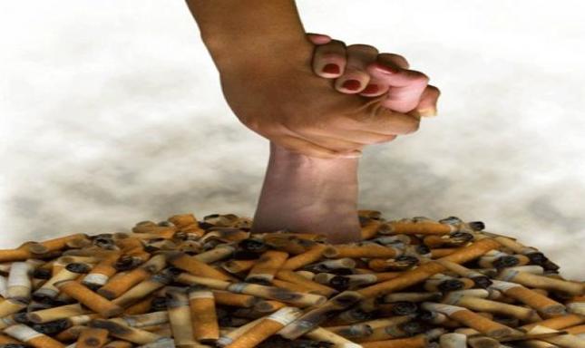 Ταινία δείχνει στον καπνιστή πως θα πεθάνει από το τσιγάρο!