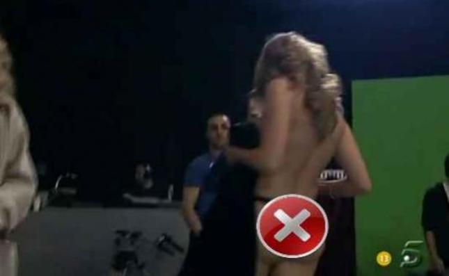 H παρουσιάστρια που γυρνάει γυμνή, στα πλατώ!
