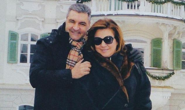 http://www.tlife.gr/files/Image/NEWS/2012/FLEVARIS/08-02/resized/miraraki1_h_633_451.jpg