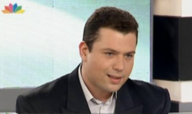 Βάφει και στολίζει νεκρούς για βιοποριστικούς λόγους! Δες όσα εξομολογήθηκε στο Μίλα