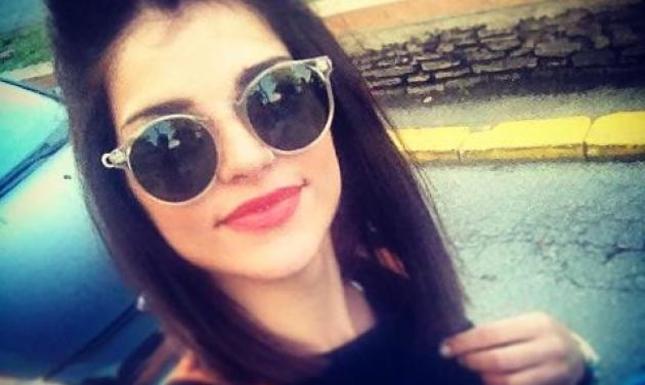 Ράγισαν κι οι πέτρες στην κηδεία της 23χρονης Μαρίας - Λύγισαν οι γονείς όταν είδαν τη μοναχοκόρη τους ντυμένη νύφη