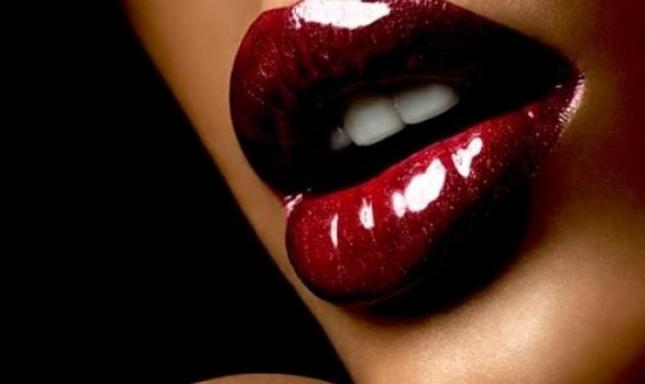 Τα 3 μυστικά για πιο σαρκώδη χείλη στην στιγμή!