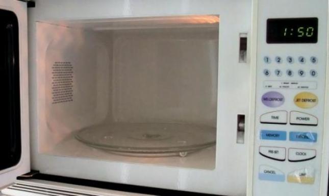 Δες τι μπορεί να πάθεις από τον φούρνο μικροκυμάτων - Πέντε σοβαροί κίνδυνοι υγείας