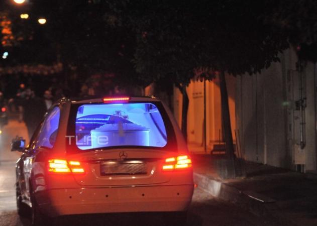 Κηδεία Παντελή Παντελίδη: Έφτασε σε λευκό φέρετρο η σορός του τραγουδιστή στο σπίτι - Δραματικές στιγμές για την οικογένεια - Video