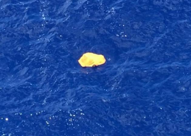 EgyptAir - Οι ελληνικές αρχές εντόπισαν συντρίμμια του αεροσκάφους κοντά στην Κάρπαθο - Φόβοι ότι τζιχαντιστές βρίσκονται πίσω από τη συντριβή