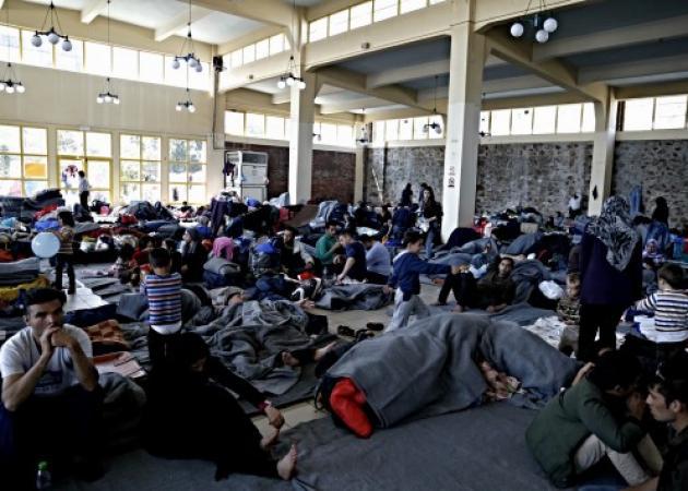 Ένα τεράστιο hot spot όλο το λιμάνι του Πειραιά - Στέλνουν τα πλοία με πρόσφυγες στην Ελευσίνα - Σχέδιο για άλλα 10 κέντρα