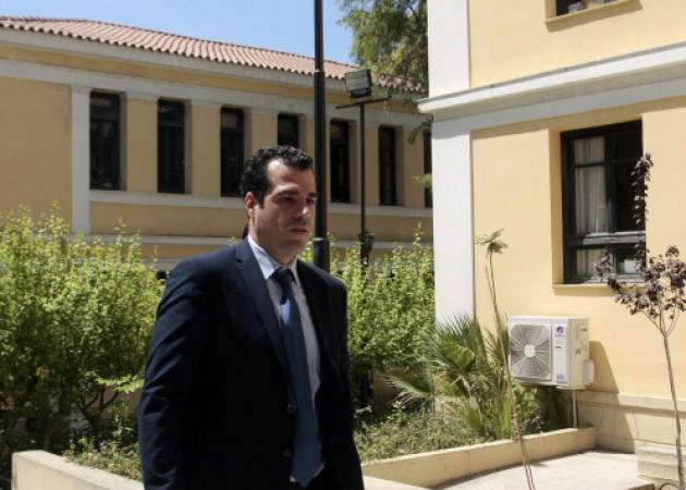 Θάνος Πλεύρης: Ελπίδα για το θαύμα - Παραμένει σε κρίσιμη κατάσταση