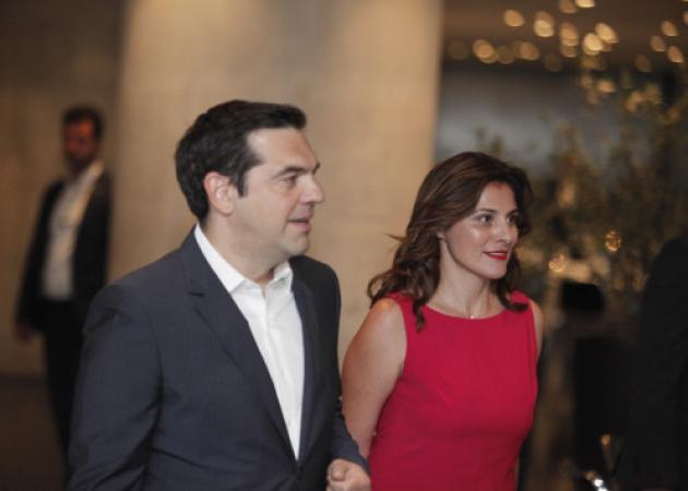Μπέττυ Μπαζιάνα... για όλα! Αμερικανιά ο τίτλος Πρώτη Κυρία!