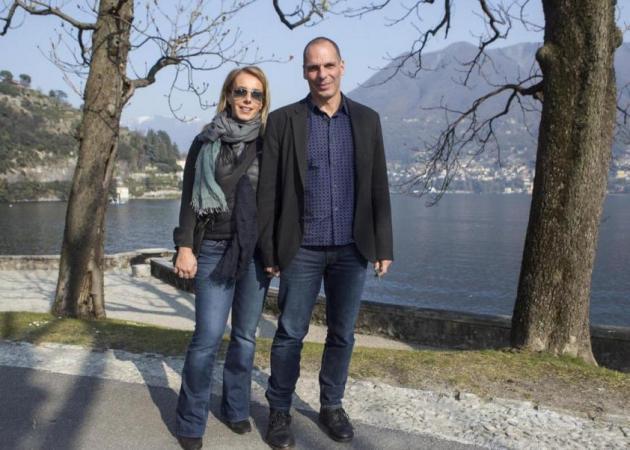 Η σύζυγος Βαρουφάκη προκάλεσε καραμπόλα - Τι είπε η Δανάη Στράτου
