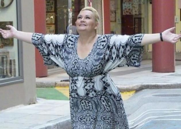 Η Καίτη Φίνου αποκαλύπτει την πραγματική ηλικία της και ποζάρει χωρίς μακιγιάζ