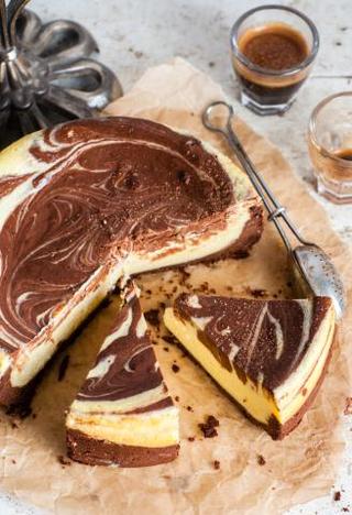 Cheesecake με σοκολάτα και κρέμα