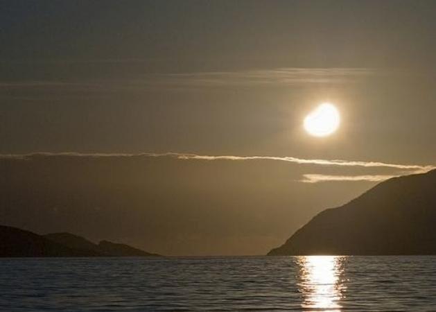Η δεύτερη έκλειψη του Απριλίου γίνεται σήμερα! Μάθε πως σε επηρεάζει...