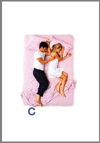 src=/files/Image/SxeseisKaiSex/2014/LOVEQUIZ/couples_sleeping_positions_3.jpg