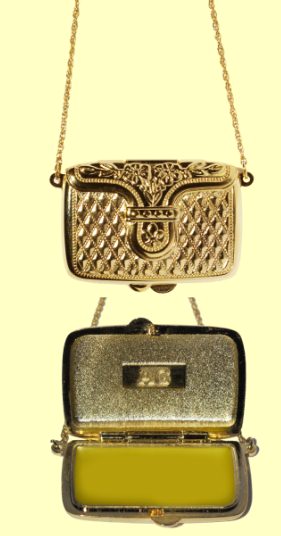 src=/files/Image/BEAUTY/2012/BEAUTY_NEWS/DECEMBER/19_12/bag.jpg