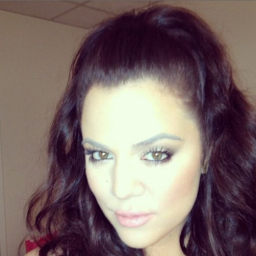 src=/files/Image/BEAUTY/2012/BEAUTY_NEWS/DECEMBER/19_12/khloe.jpg