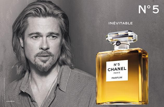 src=https://www.tlife.gr/files/Image/BEAUTY/2012/BEAUTY_NEWS/DECEMBER/20_12/chanel-no5-brad-pitt-11.jpg