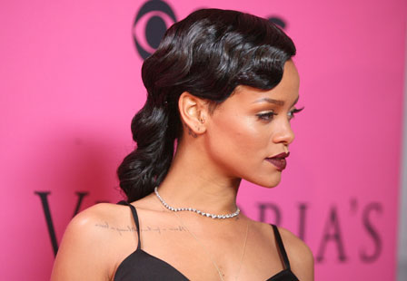 src=/files/Image/BEAUTY/2012/BEAUTY_NEWS/NOVEBER/8_11/1108-rihanna-hair_bd.jpg