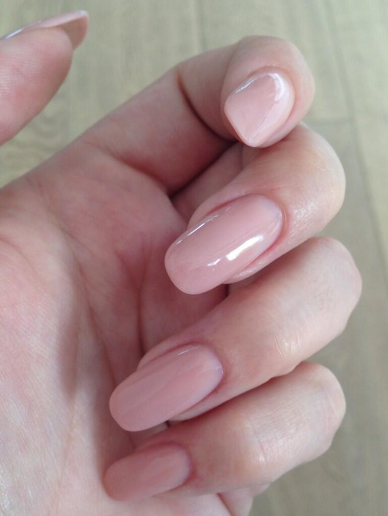 src=/files/Image/BEAUTY/2013/BEAUTY_NEWS/APRIL/10_4/nails.jpg