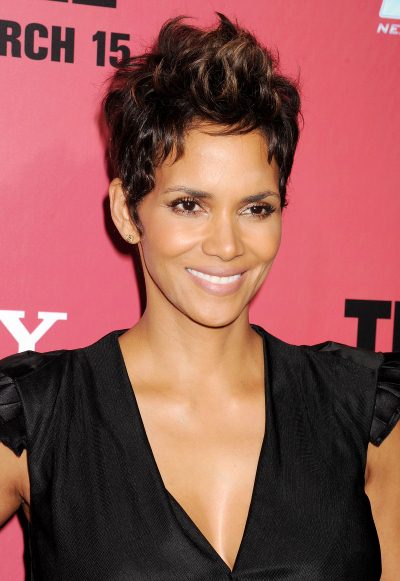 src=/files/Image/BEAUTY/2013/BEAUTY_NEWS/MARCH/8_3/halle_berry.jpg