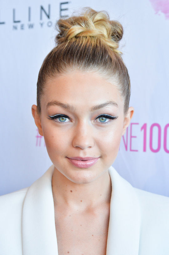 src=/files/Image/BEAUTY/2015/BEAUTY_NEWS/JUNE/5_6/gigi-hadid-eyeliner-maybelline-double-white-w540.jpg