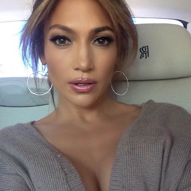 Οι 10 καλύτερες Selfies της Sexy Jennifer Lopez