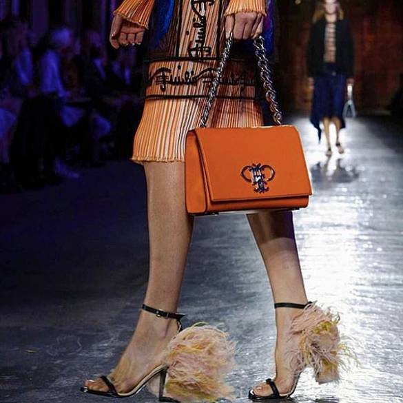 src=/files/Image/fashion/2015/SEPTEMBER/25-9/pucci/e4.png