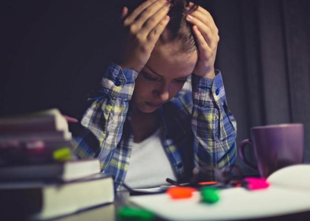 Πανελλήνιες: Εντατικό διάβασμα το προηγούμενο βράδυ – Τι έδειξε έρευνα για την απόδοση στην εξέταση το επόμενο πρωί