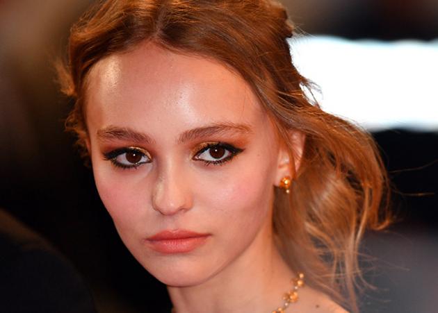 H κόρη του Johny Depp και της Vanessa Paradis έκλεψε τις εντυπώσεις στις Κάννες