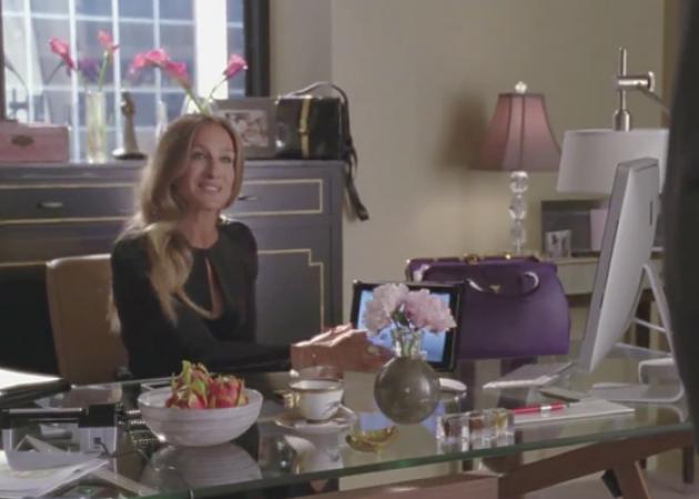 Sarah Jessica Parker: Ποια τσάντα κρατάει στη νέα της ταινία Glee;