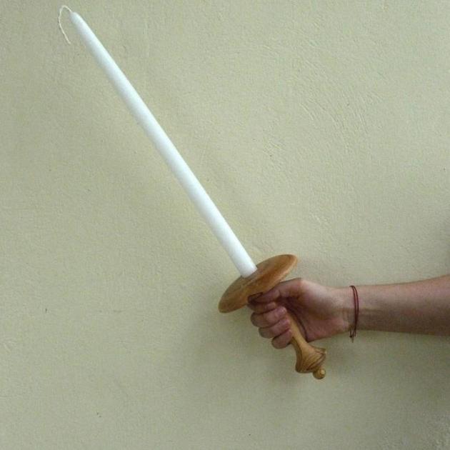Πως να μην κατατστρέψεις το φόρεμα σου με τη λαμπάδα
