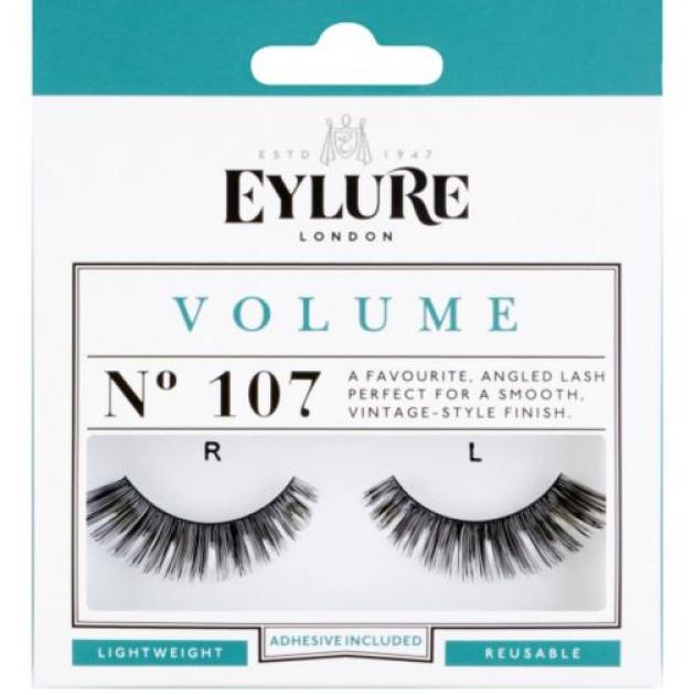 4 | Fake your lashes!