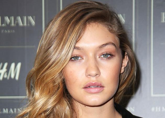 Δες την Gigi Hadid να κάνει το μακιγιάζ της… με έναν εντελώς διαφορετικό τρόπο