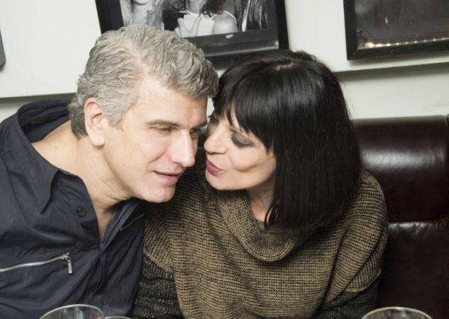 Βλαδίμηρος Κυριακίδης – Έφη Μουρίκη: Τρυφερές στιγμές σε βραδινή έξοδο! Είναι παντρεμένοι 27 χρόνια!