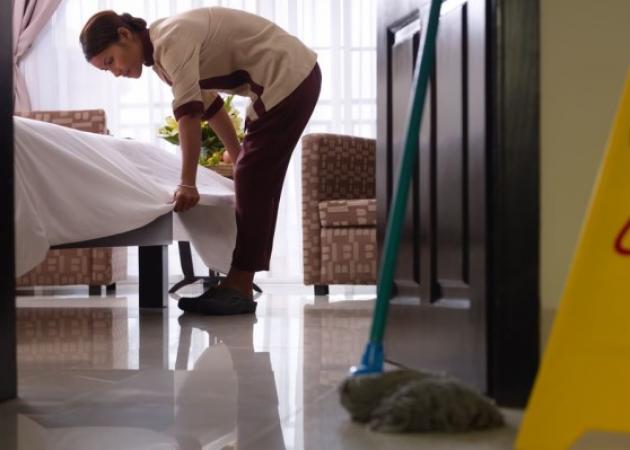 Διακοπές: Οι κρυφοί κίνδυνοι υγείας σε ξενοδοχεία και ενοικιαζόμενα δωμάτια