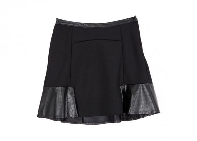 Μαύρη skater skirt: Ανανέωσε την γκαρνταρόμπα σου!