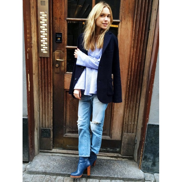 3 | Cropped Straight-Leg Jeans