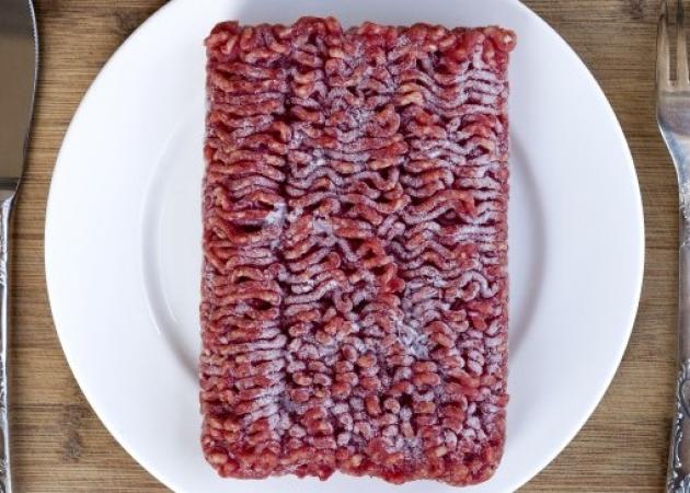 Κρέας: Κίνδυνος για βακτήρια κατά την απόψυξη – Τι να προσέχεις! [vid]