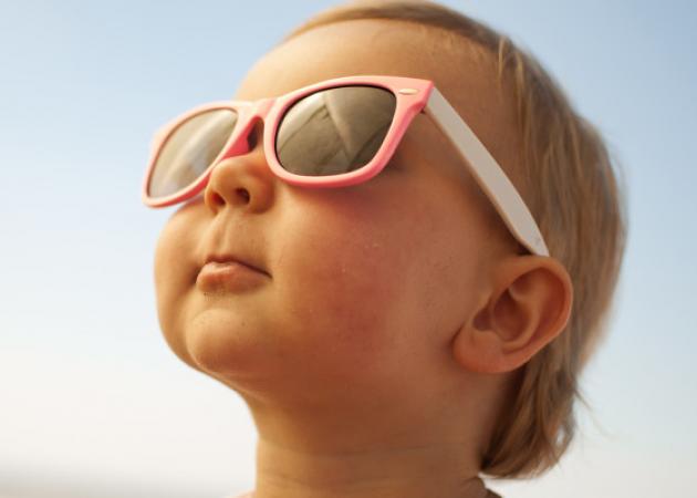 Παιδί και έκθεση στον ήλιο: Οι κανόνες ασφάλειας ανά ηλικία