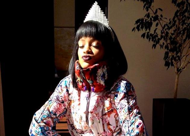 Instagram chic: Η Rihanna με Moncler M by Mary Katrantzou!